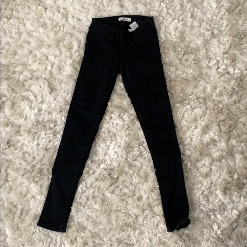 Non ripped black jeans